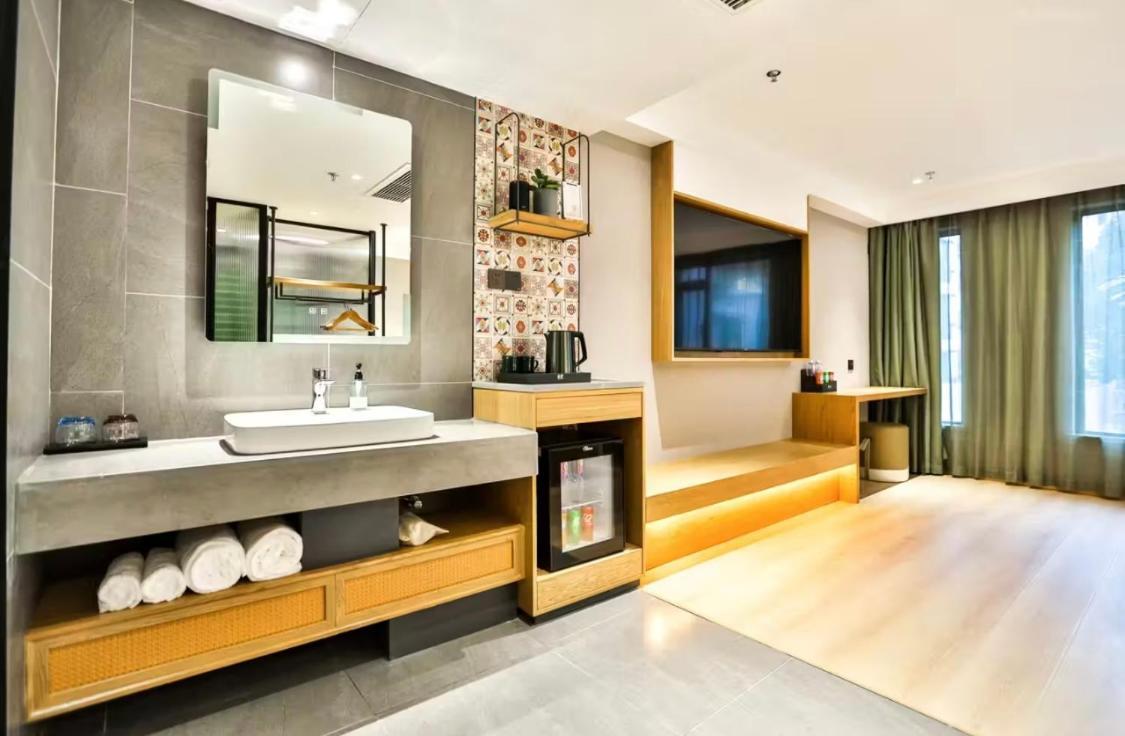 True Go Hotel - Shanghai Jing'An Temple Nanjing West Road Kültér fotó