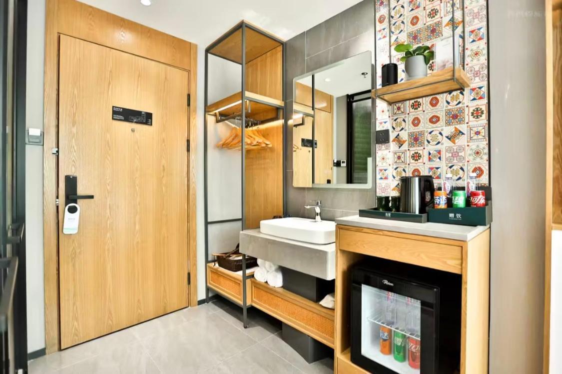True Go Hotel - Shanghai Jing'An Temple Nanjing West Road Kültér fotó