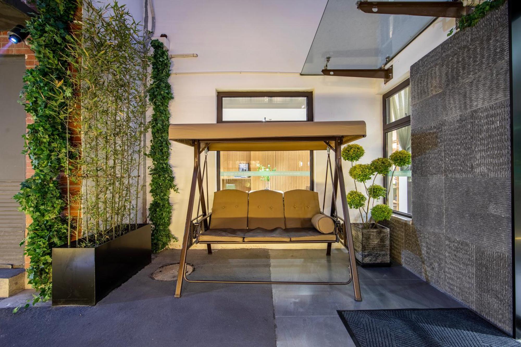 True Go Hotel - Shanghai Jing'An Temple Nanjing West Road Kültér fotó