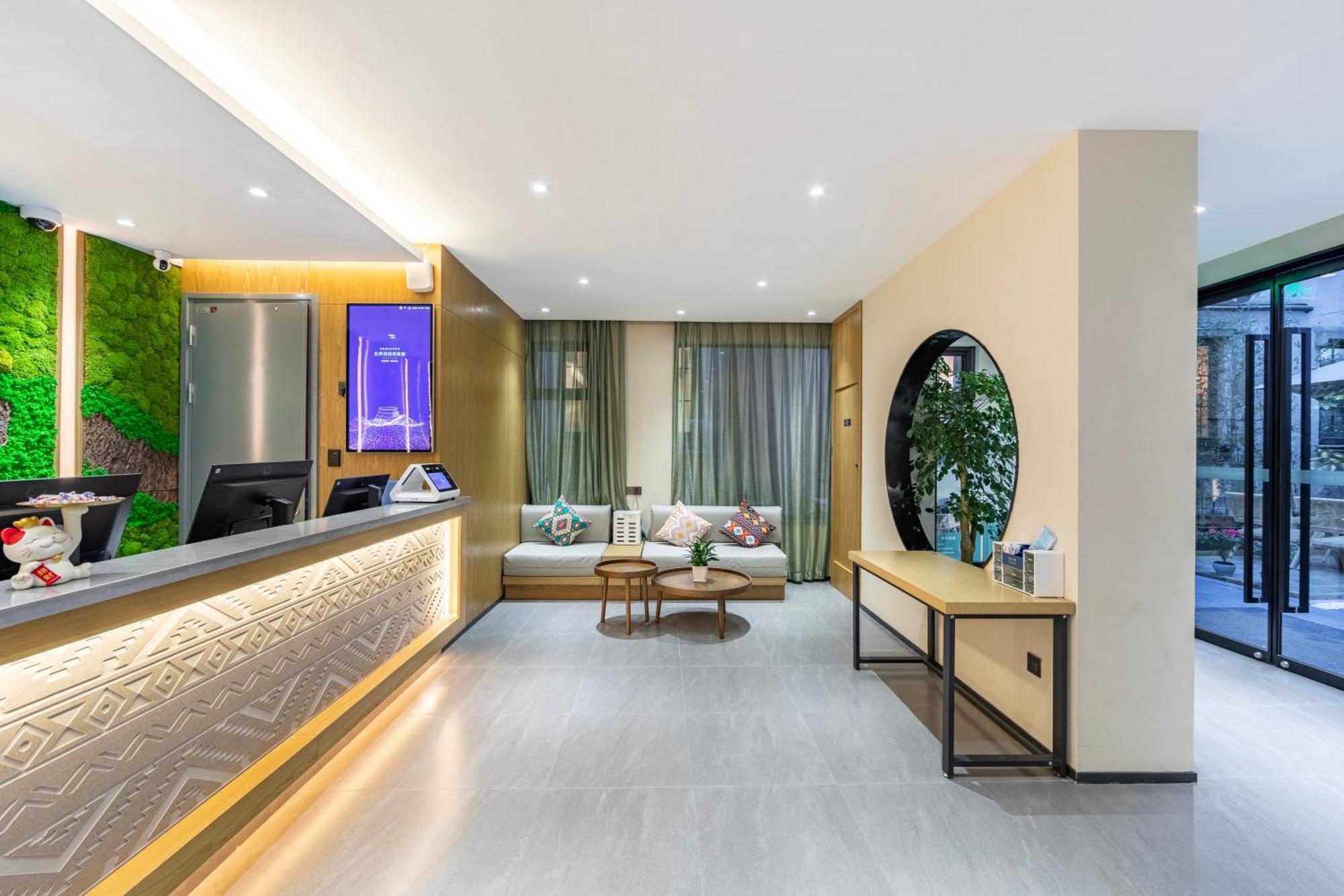 True Go Hotel - Shanghai Jing'An Temple Nanjing West Road Kültér fotó