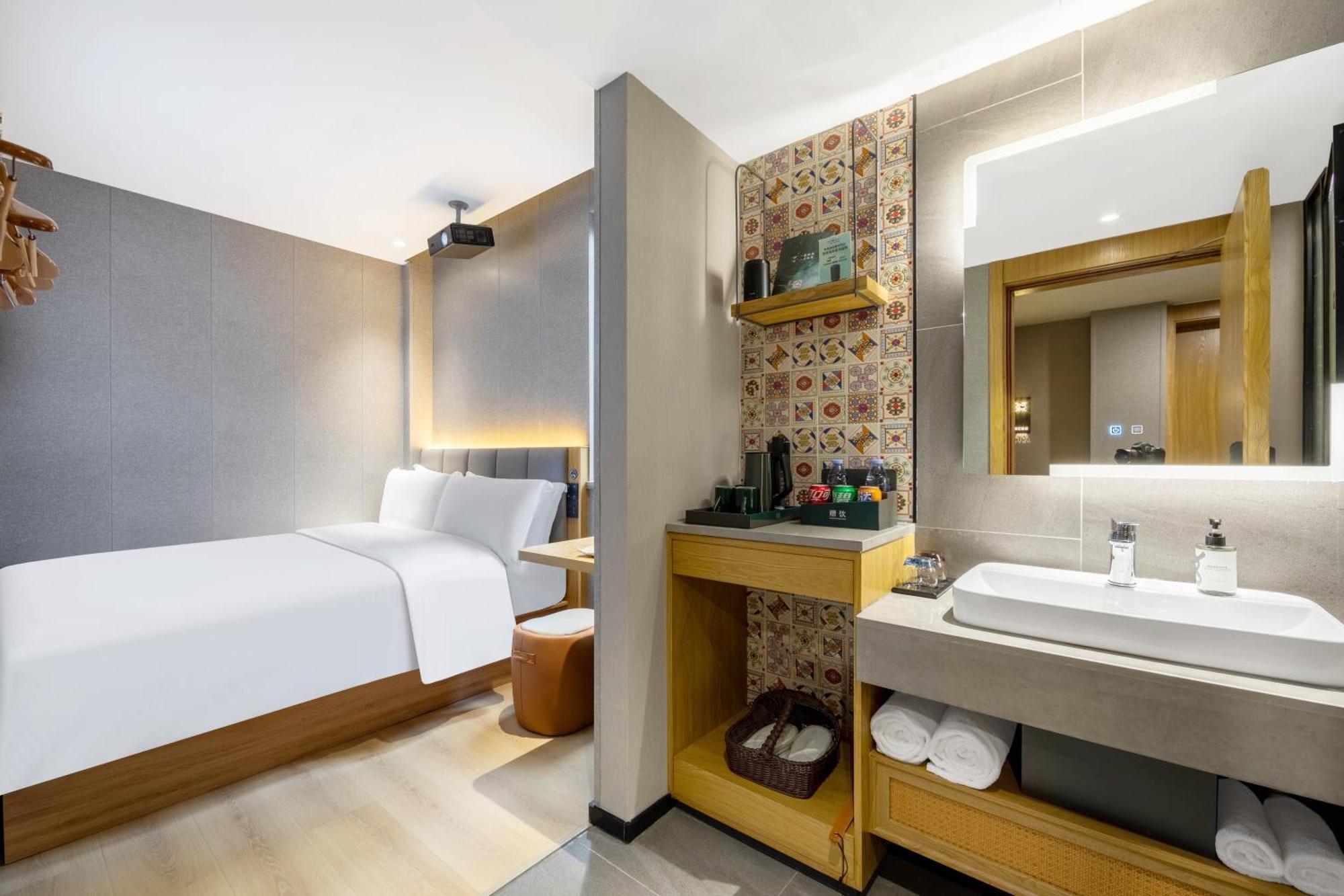 True Go Hotel - Shanghai Jing'An Temple Nanjing West Road Kültér fotó